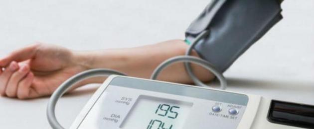 Una tecnica per misurare la pressione sanguigna negli esseri umani.  Come misurare la pressione sanguigna con uno sfigmomanometro meccanico