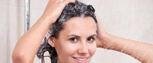 إذا غسلت شعرك تحت الماء البارد.  هل من الممكن غسل شعرك بالماء البارد؟  هل من الممكن غسل شعرك بين الحين والآخر تحت الماء الجاري البارد؟