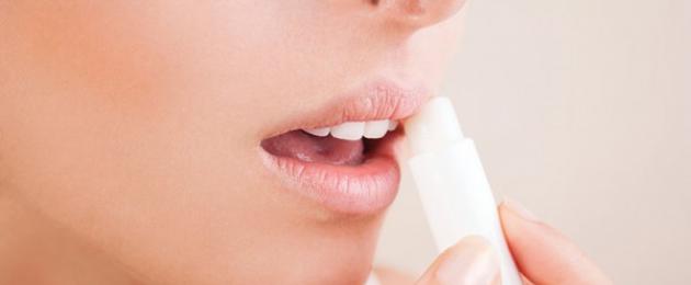 Почему возникают заеды на губах: лечение лекарственными препаратами и народными средствами. Заеды в уголках рта: причины и лечение