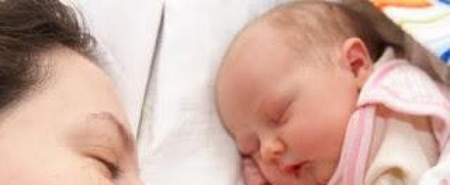Posizioni di un neonato durante il sonno: cosa minaccia la vita di un bambino in posizione supina e come addormentarlo.  Come dovrebbe dormire un neonato?