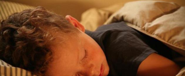 Грудной ребенок не может уснуть. Как помочь грудничку заснуть