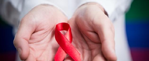الأعراض الأولى لفيروس نقص المناعة البشرية لدى النساء والرجال في المراحل المبكرة.  العلامة الأولى لمرض الإيدز لدى النساء