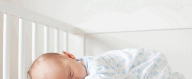 В какой позе лучше укладывать новорожденного. Как помочь заснуть ребенку? Позы для сна