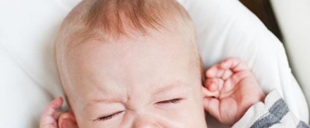 Болит ухо у ребенка: что делать в домашних условиях? Почему болит ухо у ребенка? Чем можно лечить боль в ухе у детей. 