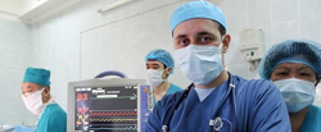 Что делает врач реаниматолог? Плюсы и минусы профессии анестезиолог Врач реаниматолог что должен уметь делать. 
