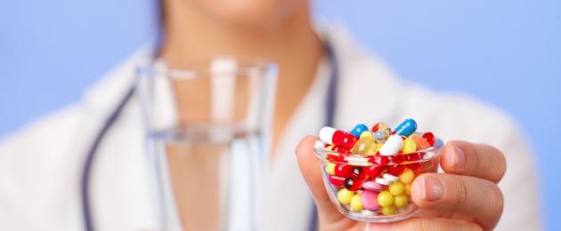 أدوية قوية مضادة للفطريات واسعة الطيف.  المجموعة الدوائية - عوامل مضادة للفطريات